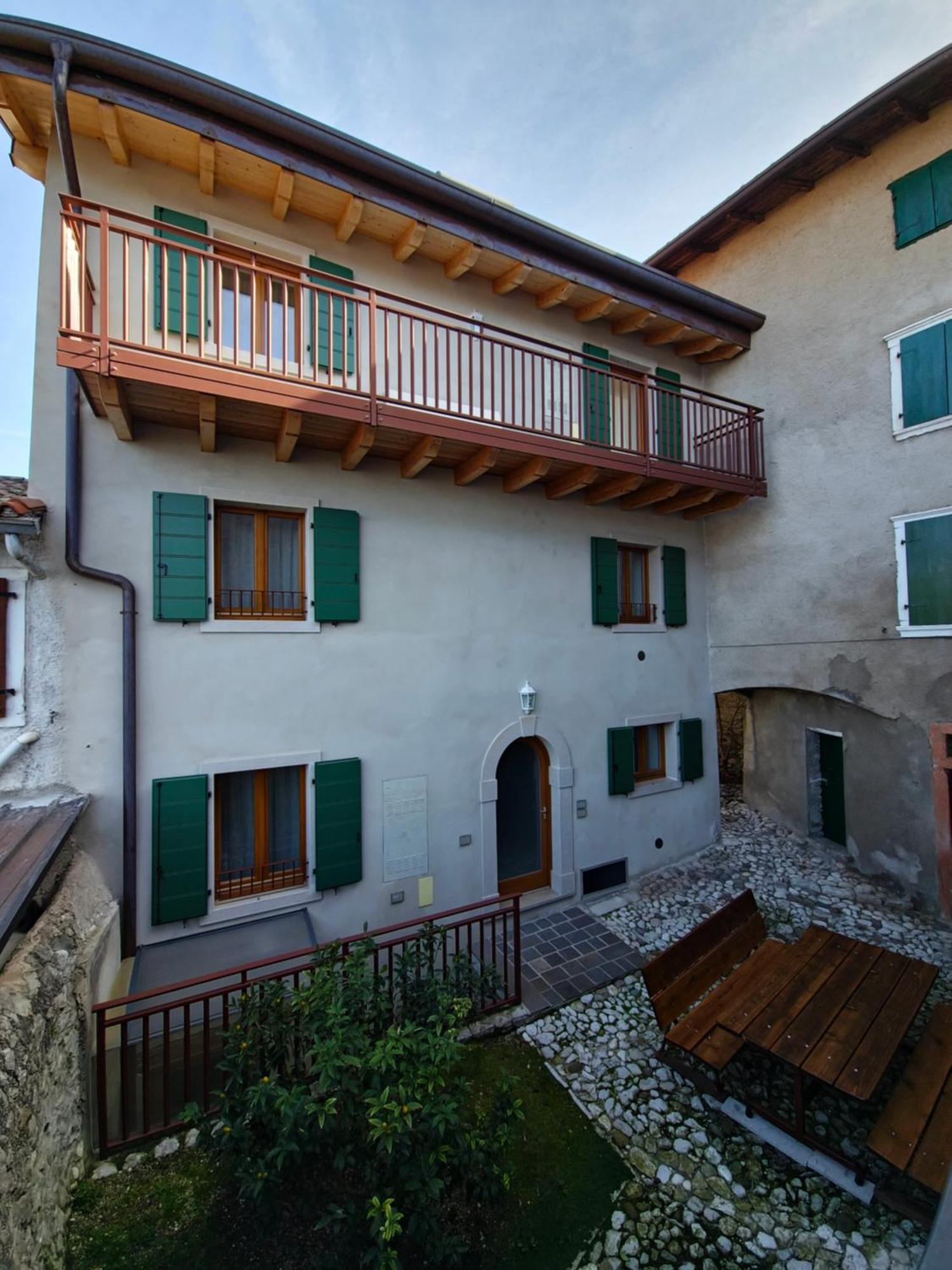 Casa Antico Borgo - Appartamento 1 Assenza di Brenzone Exterior photo